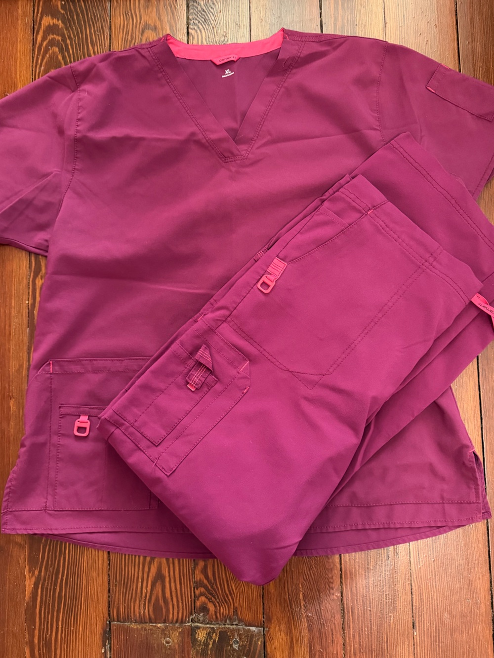 Carhartt women’s scrub set